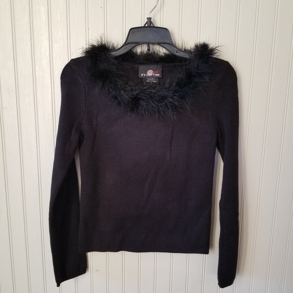 Luxurious feather-neck comfy sweater
